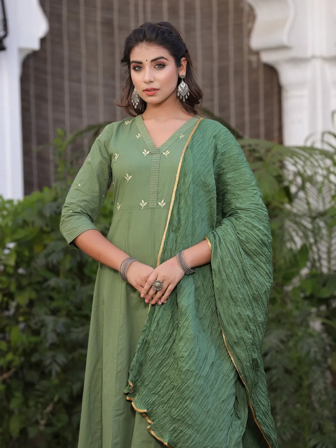 Green Embroidered Straight Viscose Musline Kurta With Pant & Net Dupatta